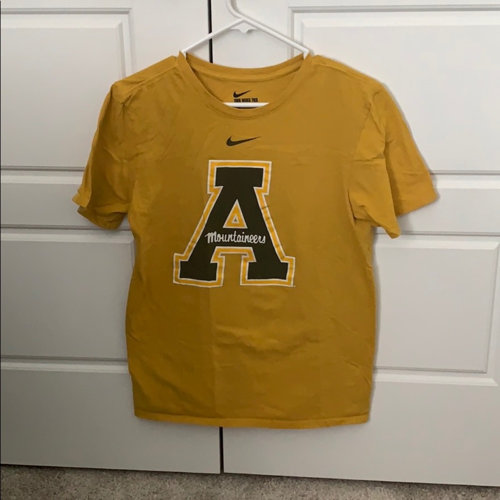 App state nike t-shirt.